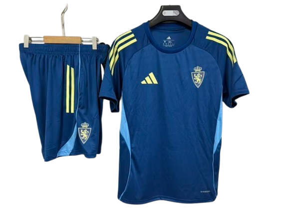 Conjunto de Entrenamiento Real Zaragoza 2025/26 Conjunto de Entrenamiento Real Zaragoza 2025/26