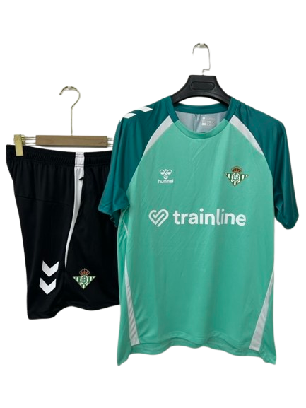 Conjunto de Entrenamiento Real Betis Balompié 2025/26 Conjunto de Entrenamiento Real Betis Balompié 2025/26