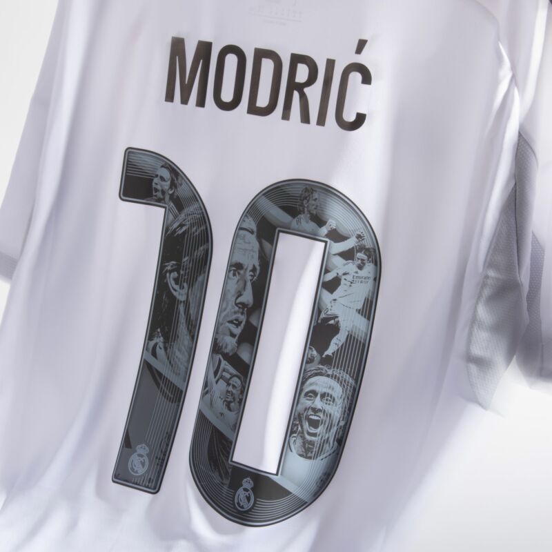Camiseta Real Madrid 2025/26 ESPECIAL Luka Modric (Dorsal Incluido) Camiseta Real Madrid 2025/26 ESPECIAL Luka Modric (Dorsal Incluido) - Imagen 2